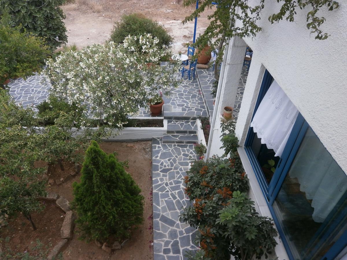 Hotel Flisvos Megalochori  Exterior photo